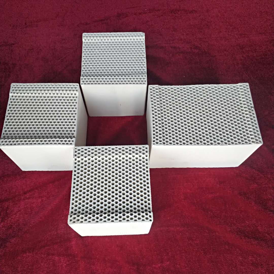 ��C����w